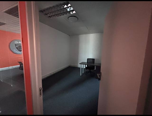 100M² OFFICE TO LET IN MARCONI BEAM INDUSTRIA